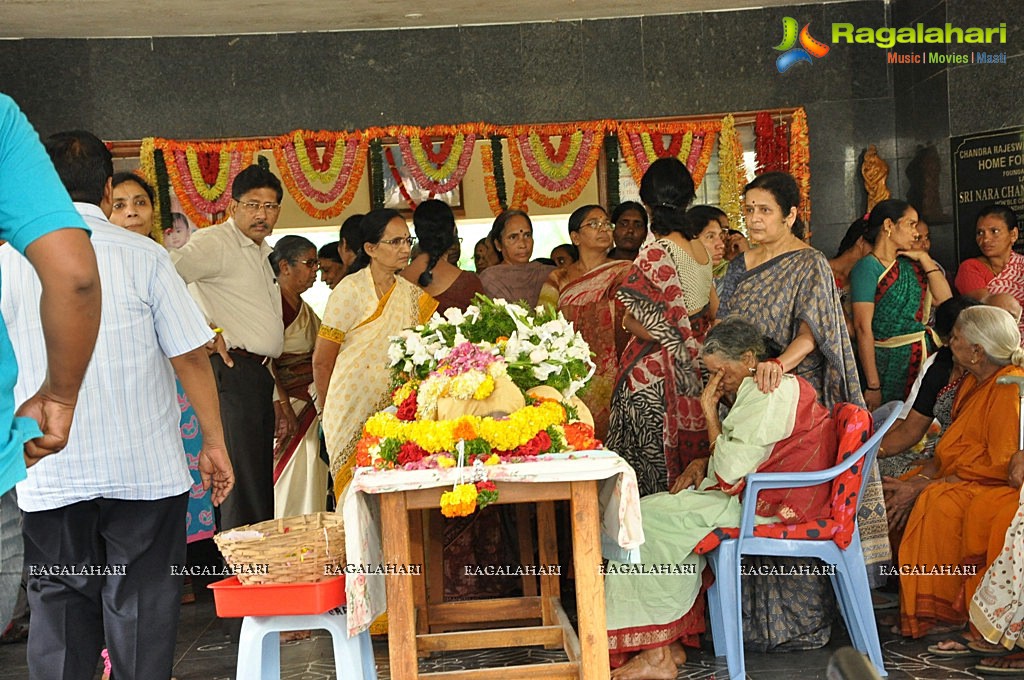 Celebs Pay Homage to Tammareddy Krishnamurthy