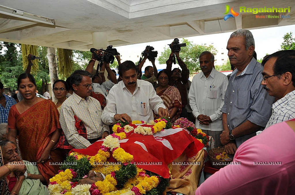 Celebs Pay Homage to Tammareddy Krishnamurthy