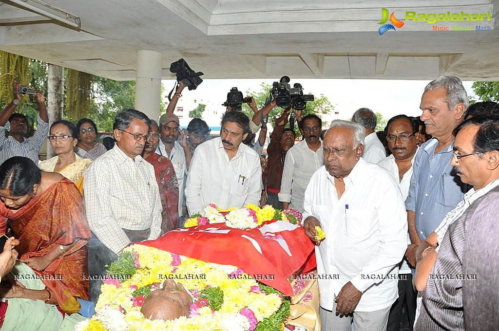 Celebs Pay Homage to Tammareddy Krishnamurthy