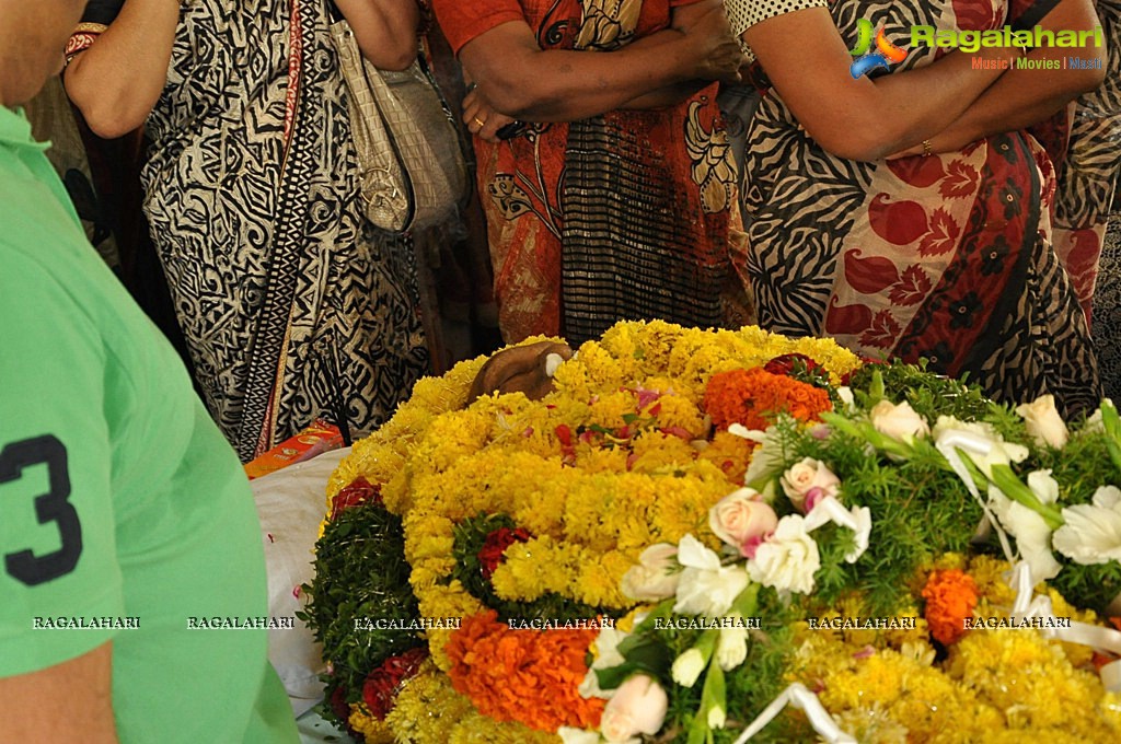 Celebs Pay Homage to Tammareddy Krishnamurthy