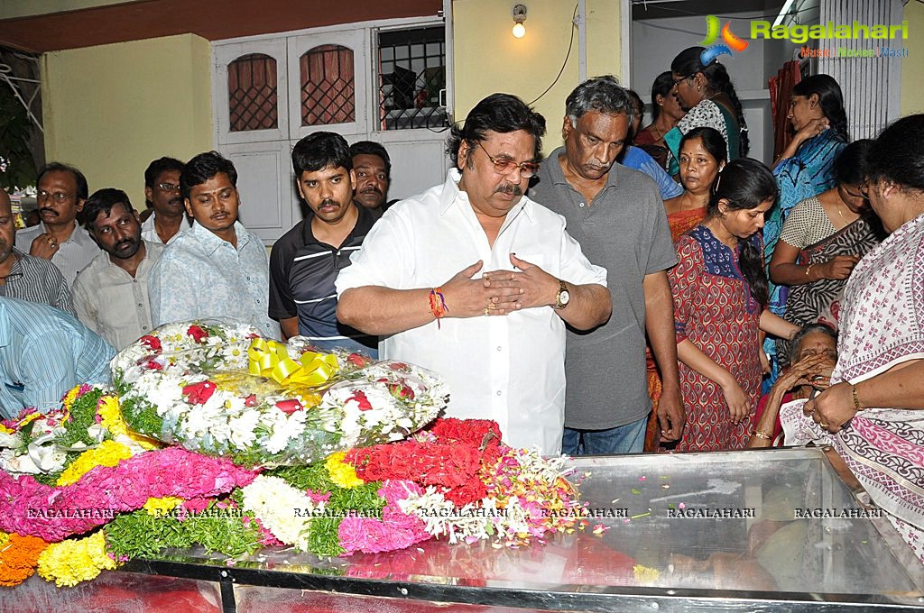 Celebs Pay Homage to Tammareddy Krishnamurthy