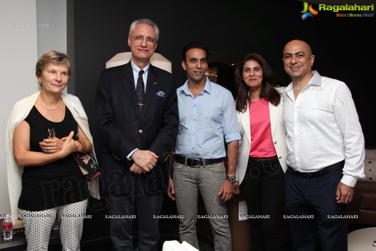 Daniele Mancini visits Seating World, Hyderabad