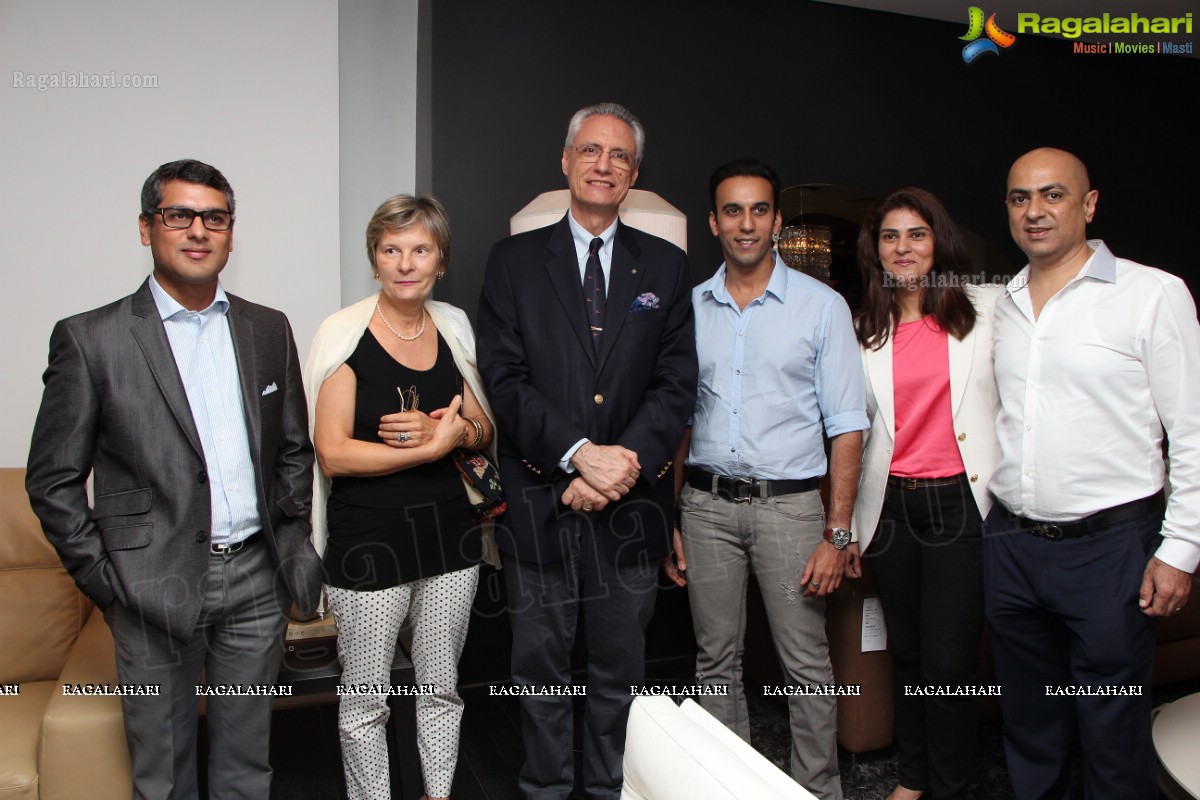 Daniele Mancini visits Seating World, Hyderabad