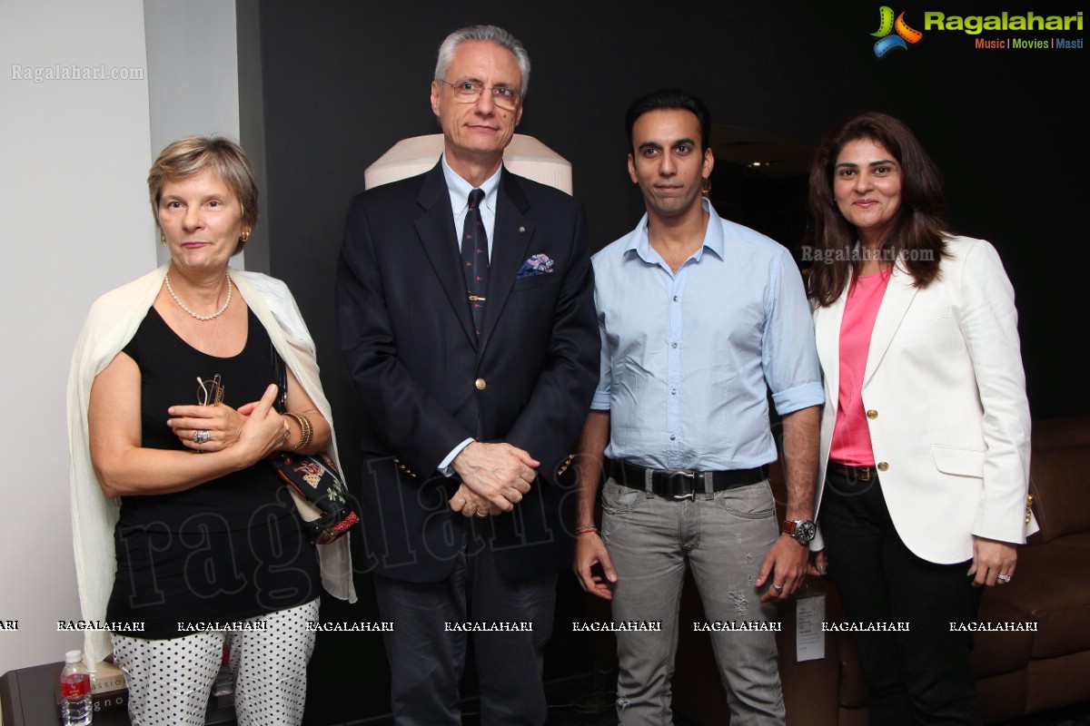 Daniele Mancini visits Seating World, Hyderabad
