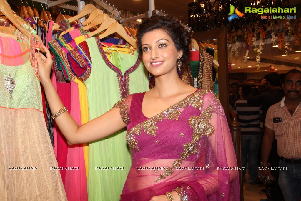 Samantha inaugurates Kalamandir Exclusive Store at AS Rao Nagar, Hyderabad