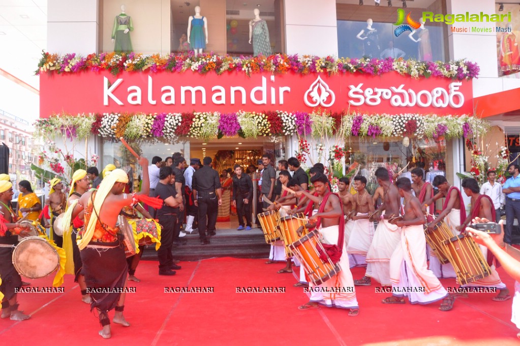 Samantha inaugurates Kalamandir Exclusive Store at AS Rao Nagar, Hyderabad