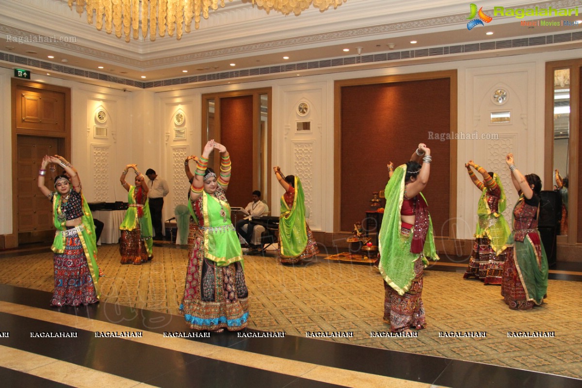 Hyderabad Kakatiya Ladies Club 'Dandiya 2013' - Choreographed by Bina Mehta