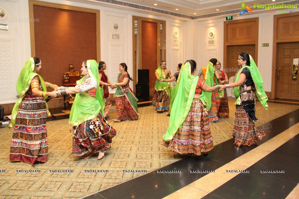 Hyderabad Kakatiya Ladies Club 'Dandiya 2013' - Choreographed by Bina Mehta