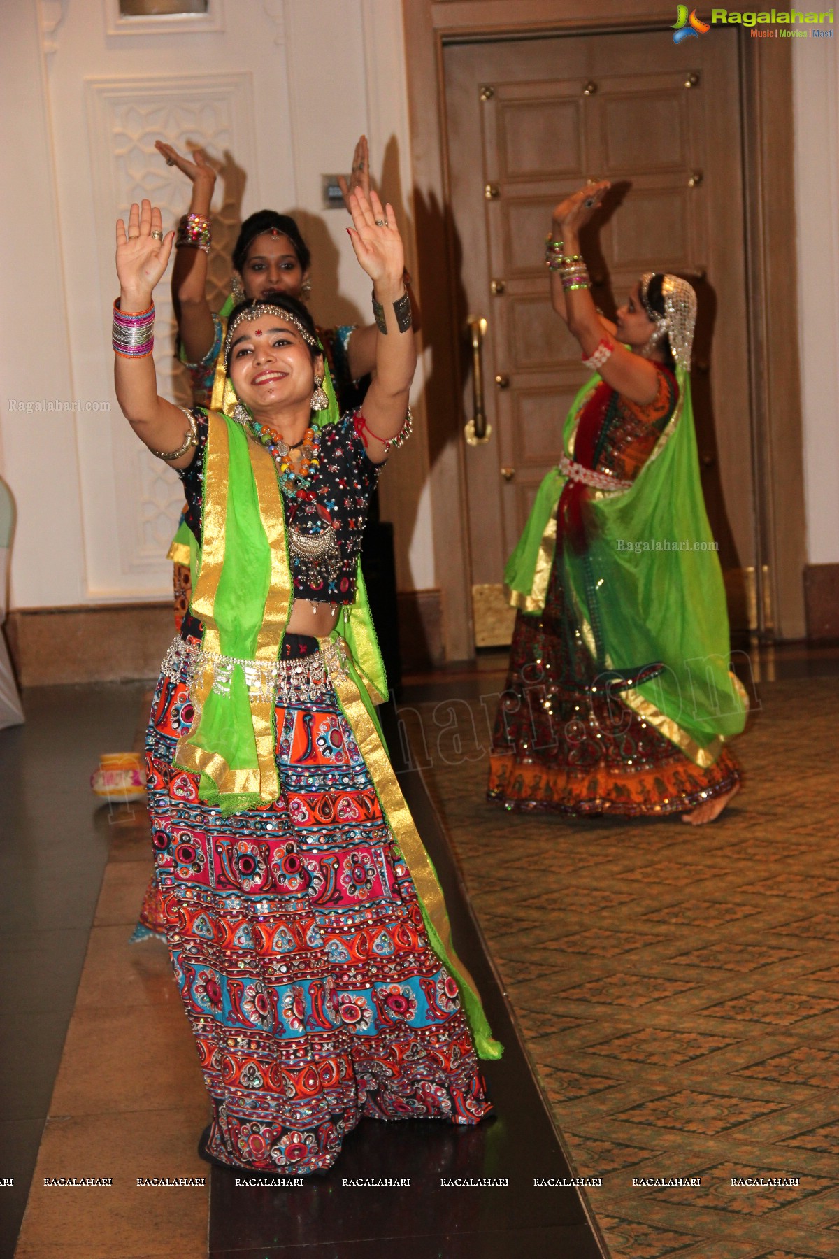 Hyderabad Kakatiya Ladies Club 'Dandiya 2013' - Choreographed by Bina Mehta