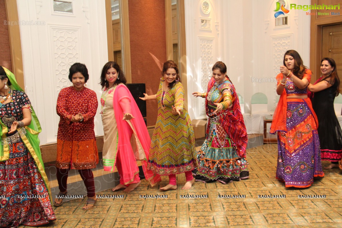 Hyderabad Kakatiya Ladies Club 'Dandiya 2013' - Choreographed by Bina Mehta