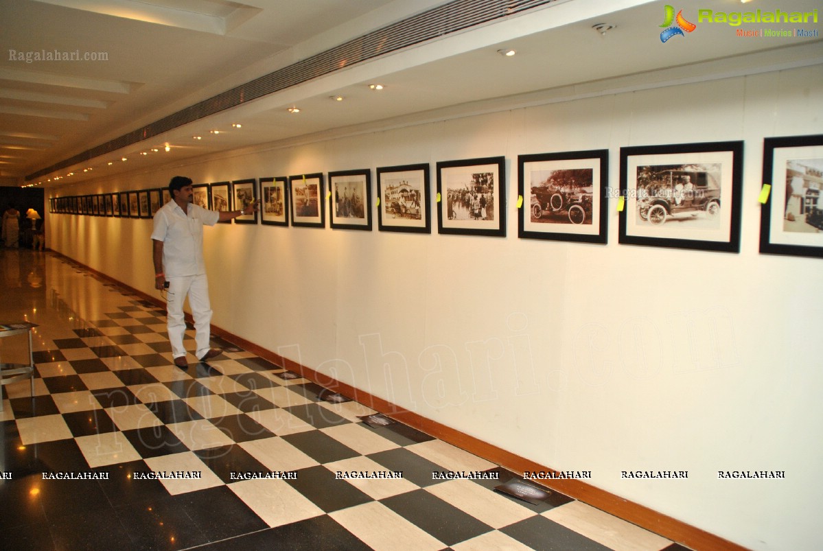 Metro Chronicles thru the lenz - Photo Exhibition at Muse Art Gallery
