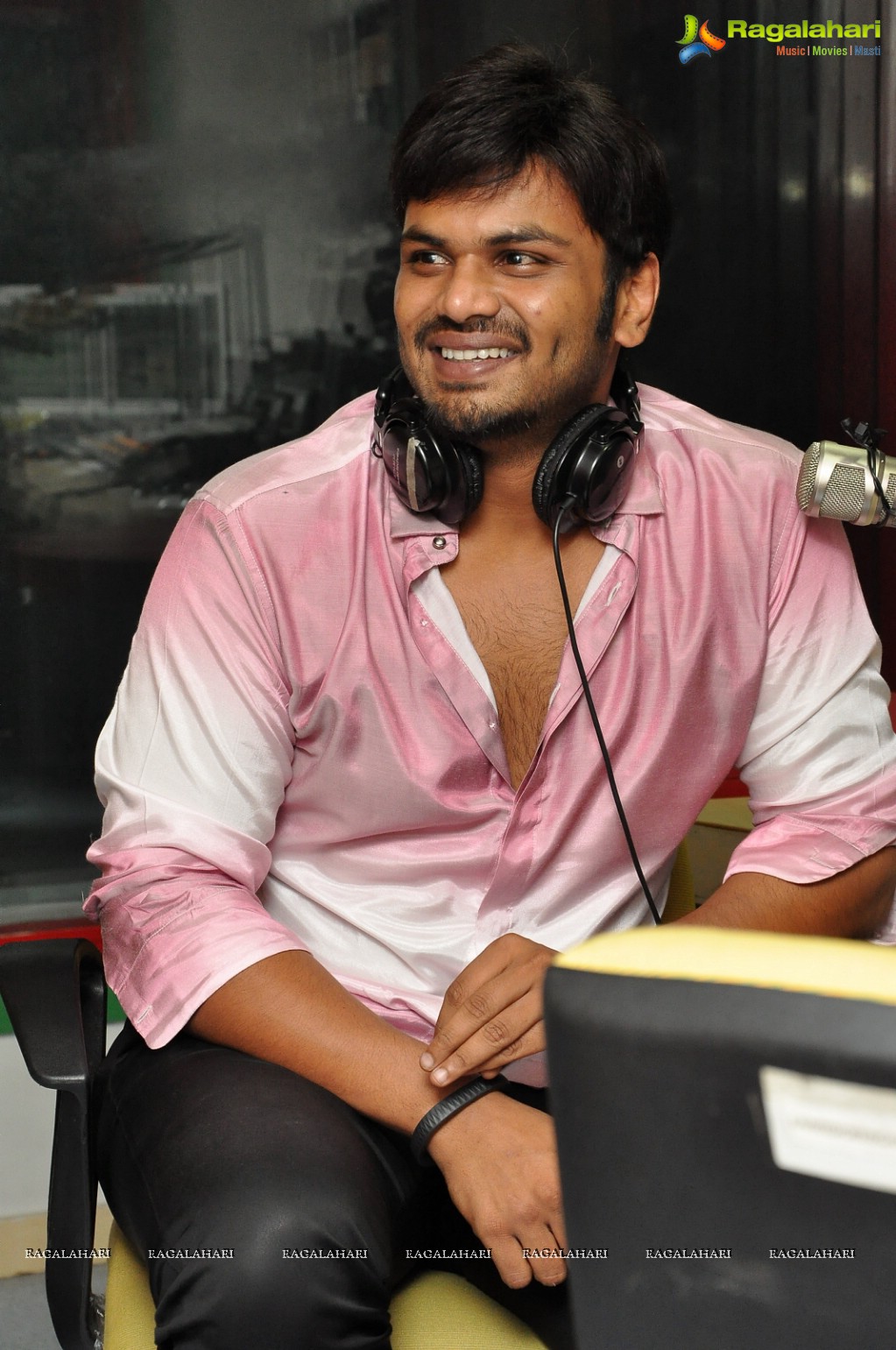 Manchu Manoj @ Radio Mirchi