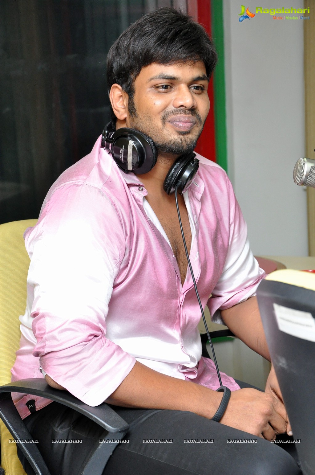 Manchu Manoj @ Radio Mirchi