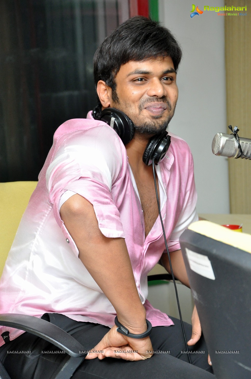 Manchu Manoj @ Radio Mirchi