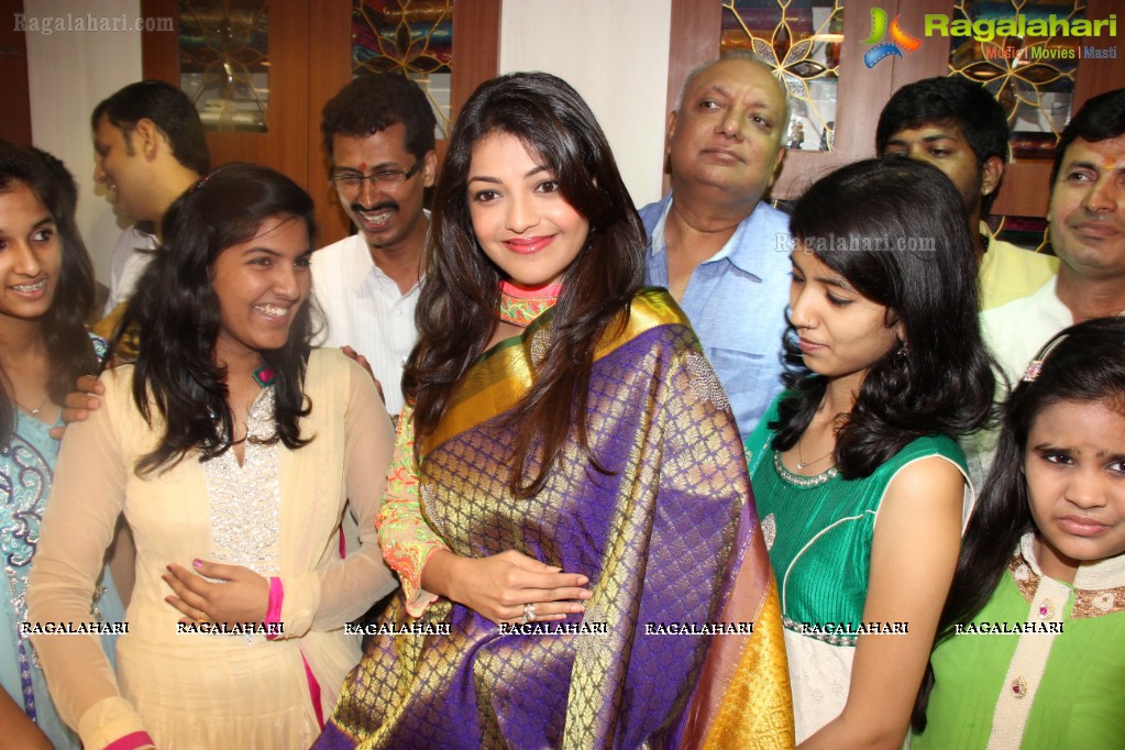 Saree Niketan Shopping Mall inaugurated by Kajal