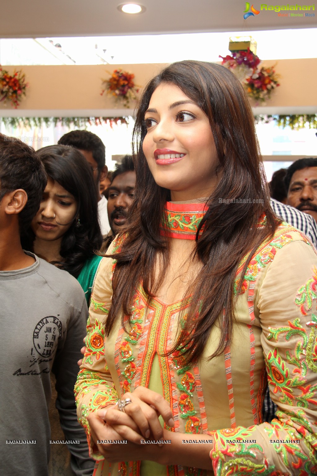 Saree Niketan Shopping Mall inaugurated by Kajal