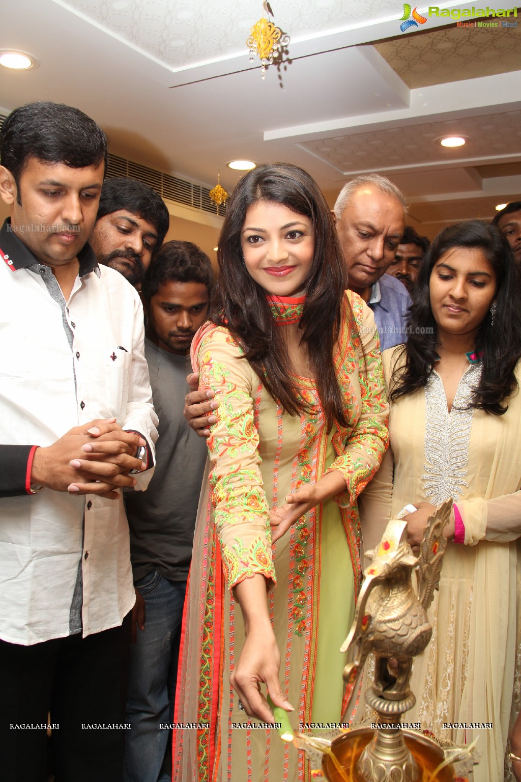 Saree Niketan Shopping Mall inaugurated by Kajal