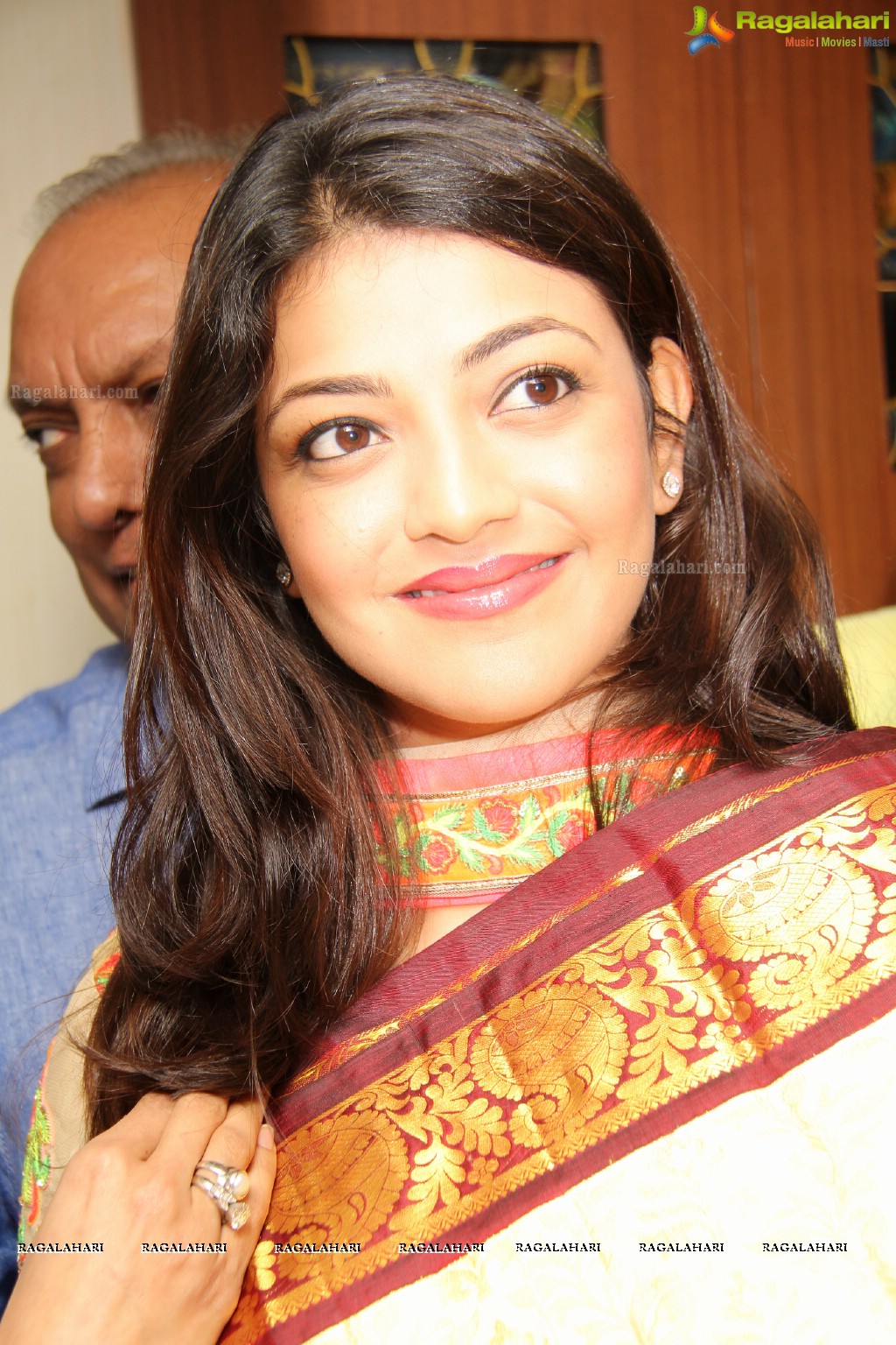 Saree Niketan Shopping Mall inaugurated by Kajal