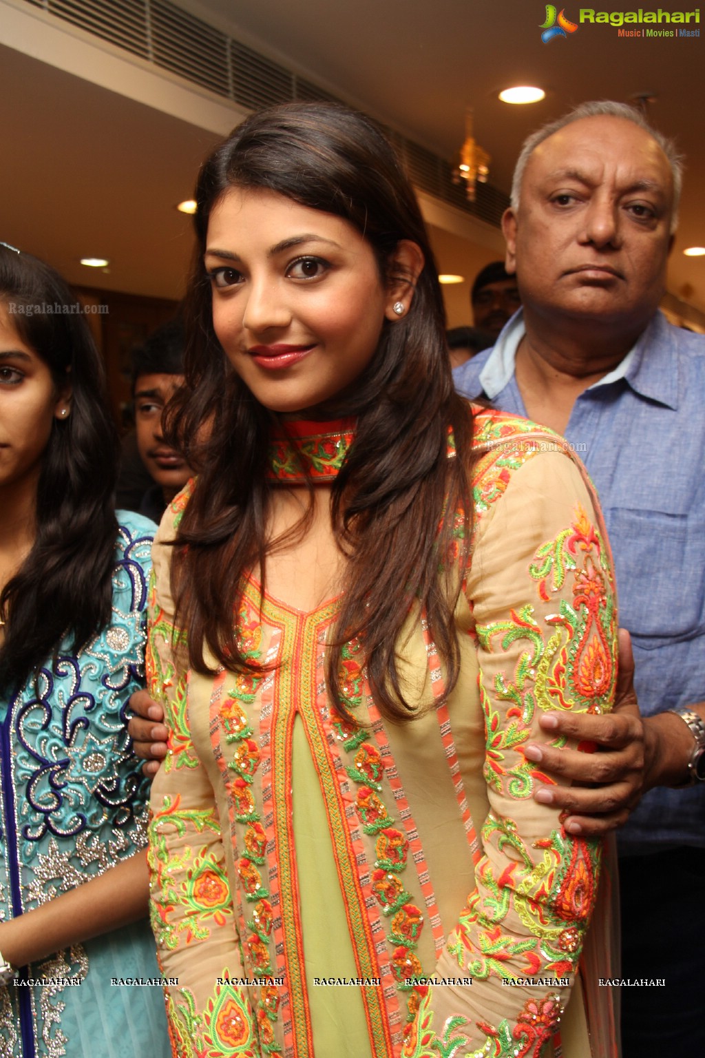 Saree Niketan Shopping Mall inaugurated by Kajal