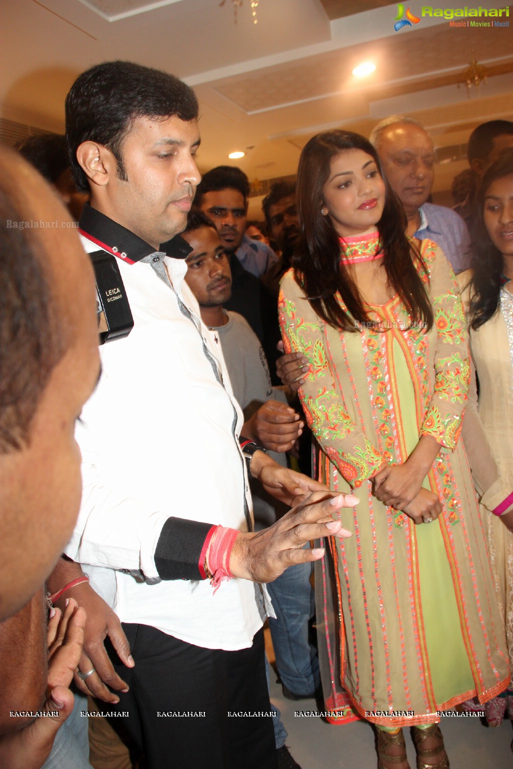 Saree Niketan Shopping Mall inaugurated by Kajal