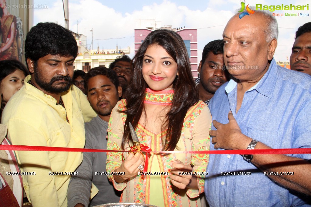 Saree Niketan Shopping Mall inaugurated by Kajal