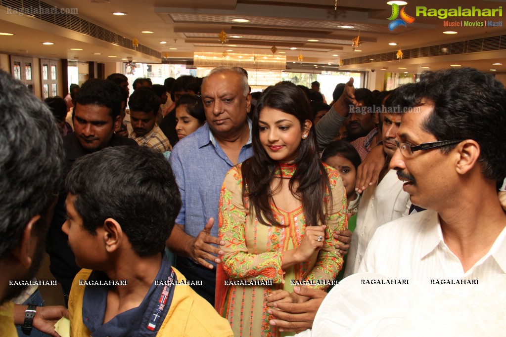Saree Niketan Shopping Mall inaugurated by Kajal
