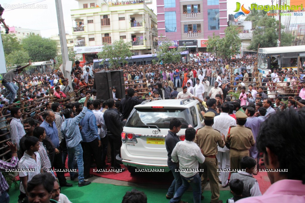 Saree Niketan Shopping Mall inaugurated by Kajal