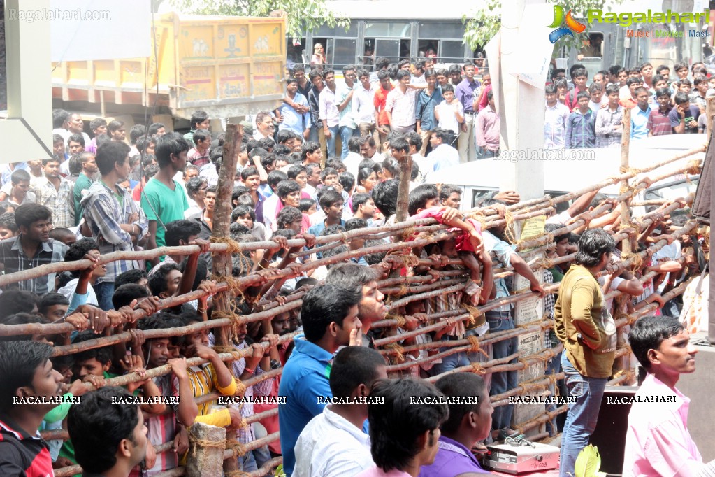 Saree Niketan Shopping Mall inaugurated by Kajal