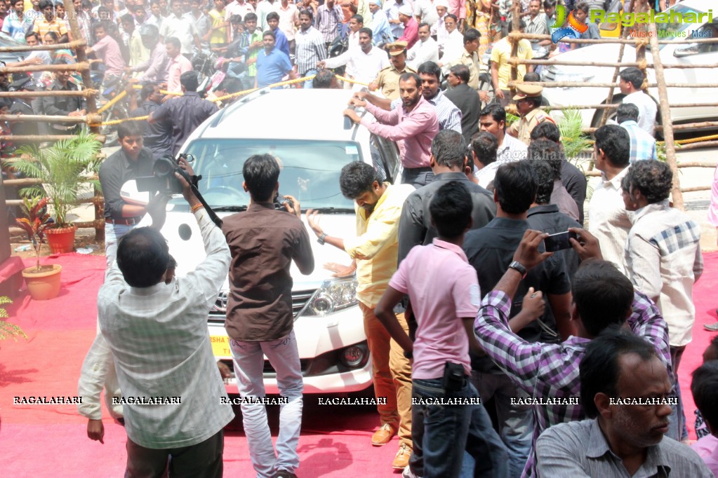 Saree Niketan Shopping Mall inaugurated by Kajal