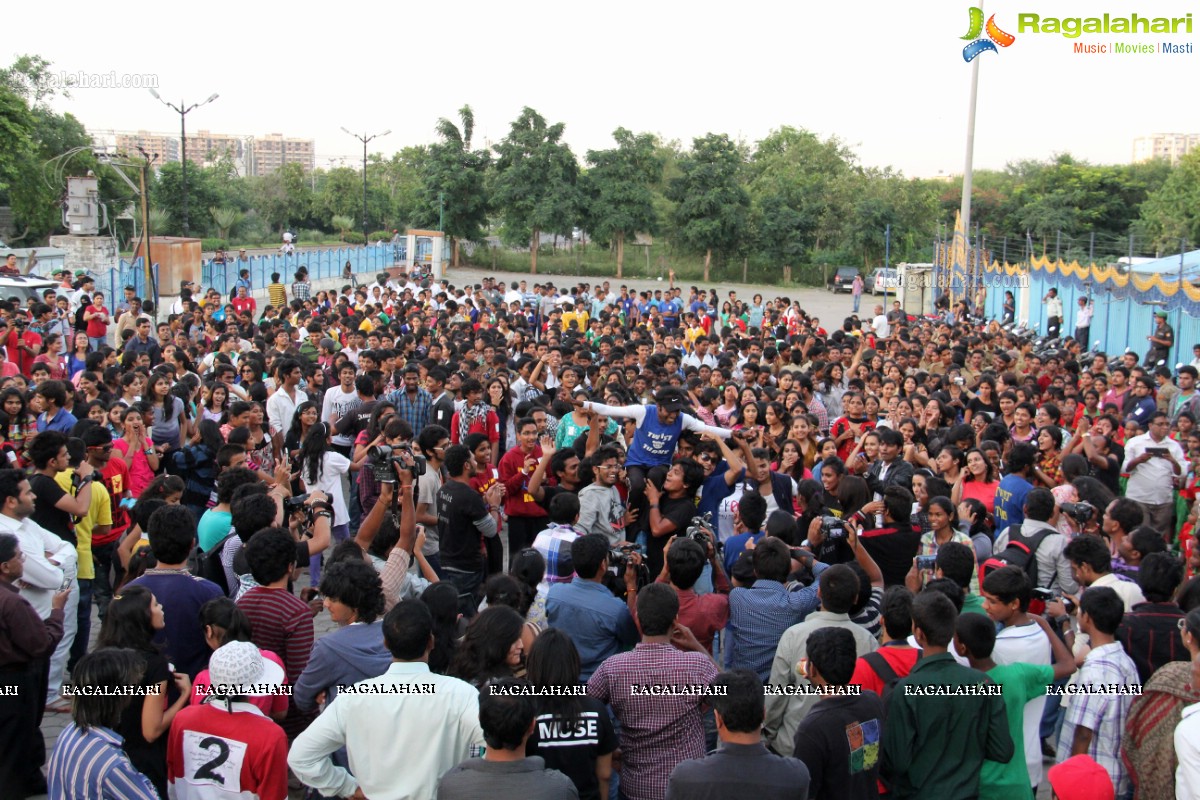 Spirit Of Hyderabad: 100th Flash Mob For Limca Book Of Records