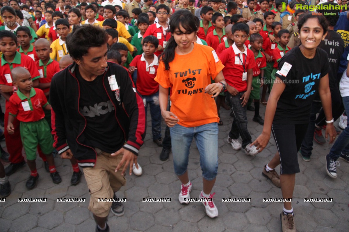 Spirit Of Hyderabad: 100th Flash Mob For Limca Book Of Records