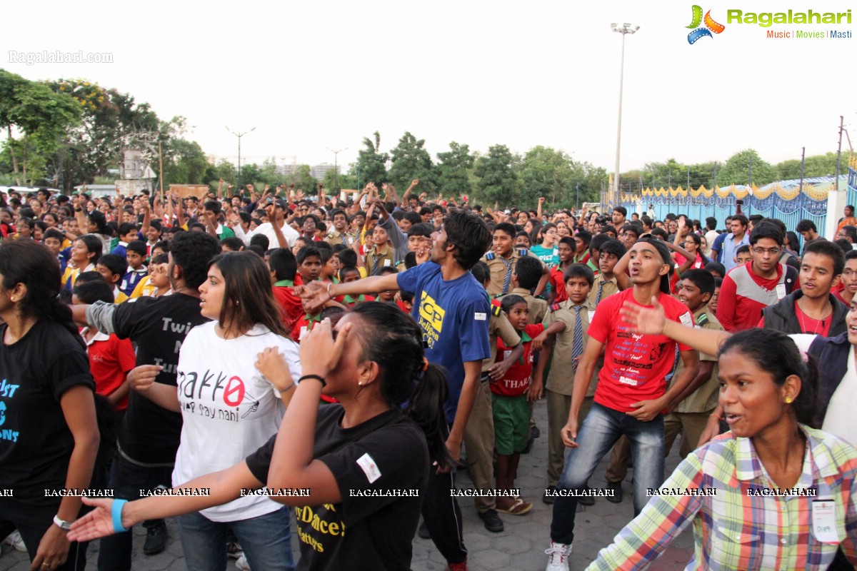 Spirit Of Hyderabad: 100th Flash Mob For Limca Book Of Records