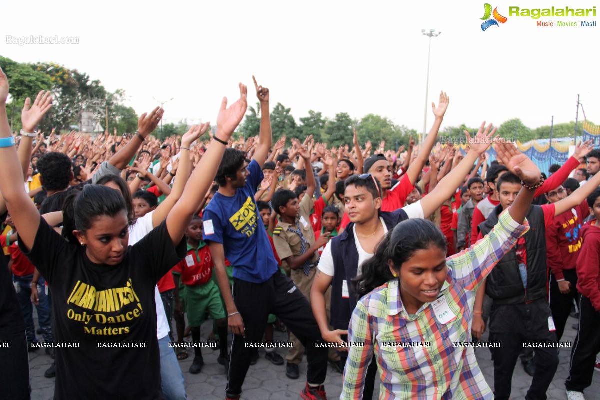 Spirit Of Hyderabad: 100th Flash Mob For Limca Book Of Records