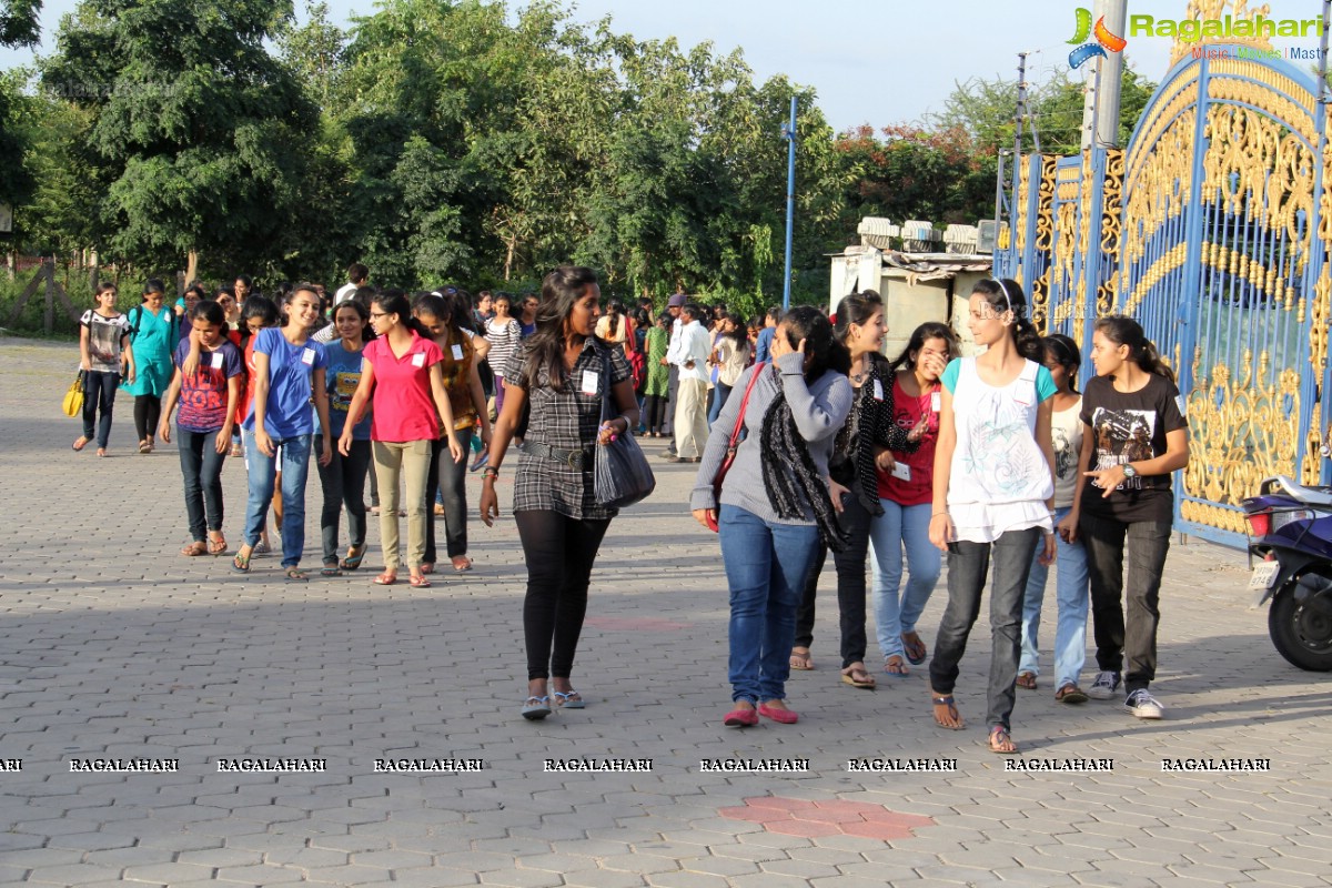 Spirit Of Hyderabad: 100th Flash Mob For Limca Book Of Records