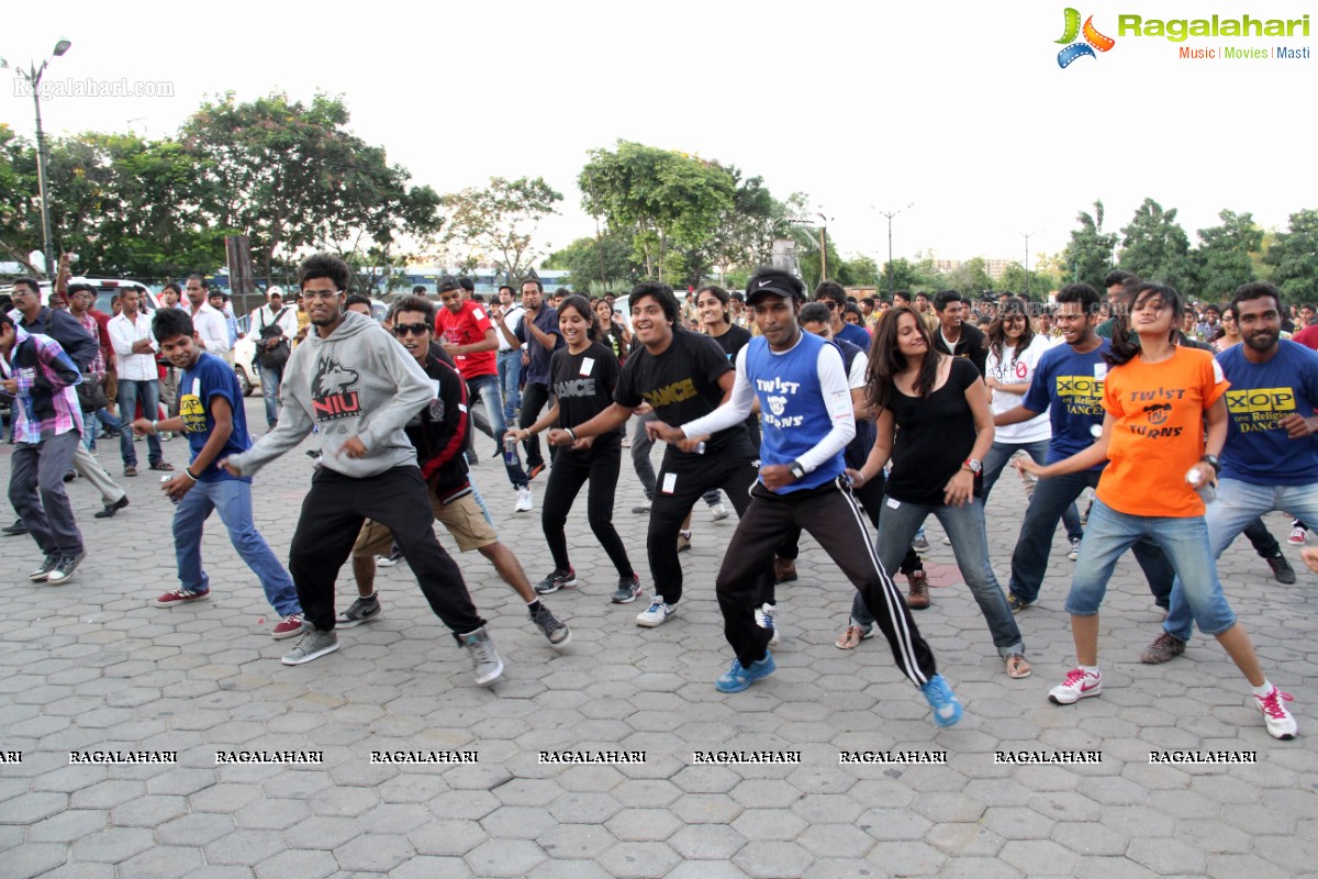 Spirit Of Hyderabad: 100th Flash Mob For Limca Book Of Records