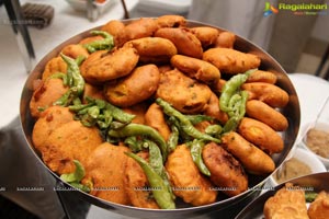 The Golkonda Hotel - Street Food Of Mumbai