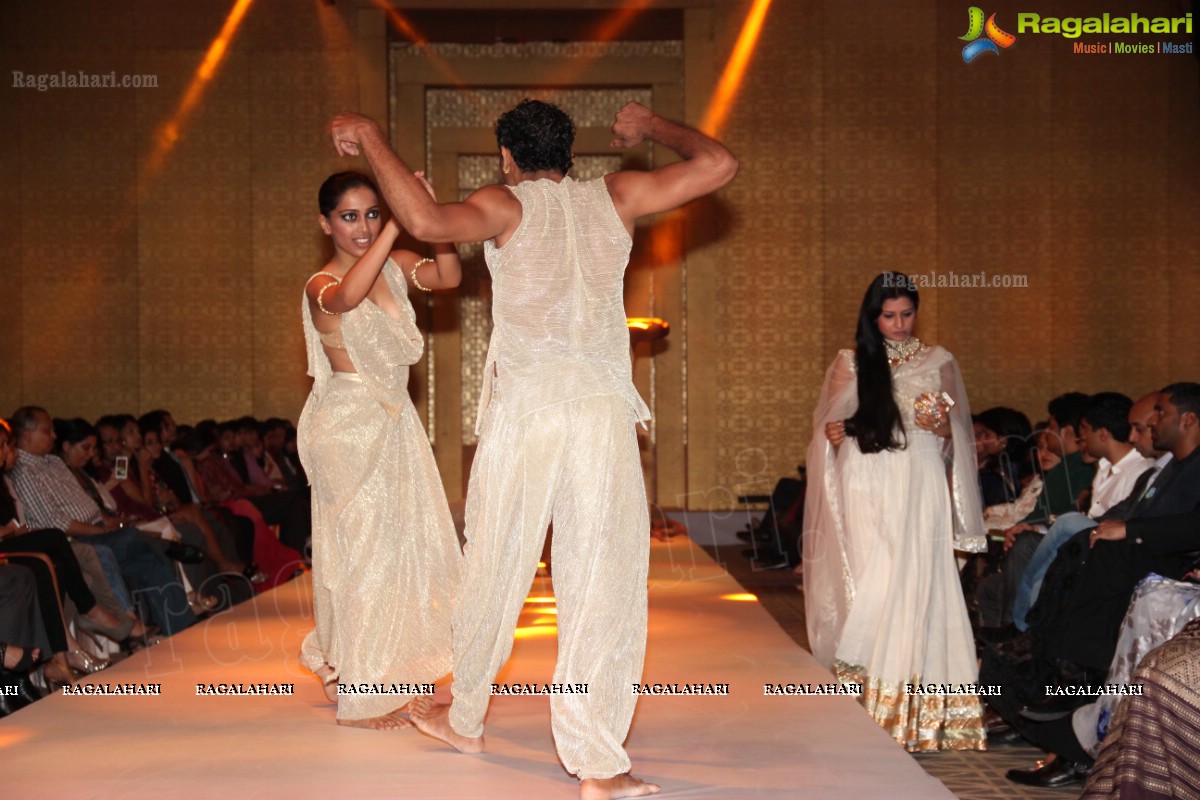 Tarun Tahiliani Autumn Winter Collection 2013 -14 at Trident, Hyderabad