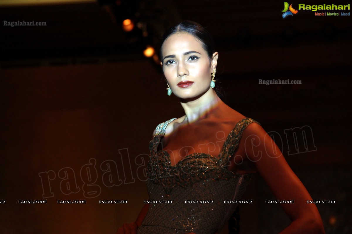 Tarun Tahiliani Autumn Winter Collection 2013 -14 at Trident, Hyderabad