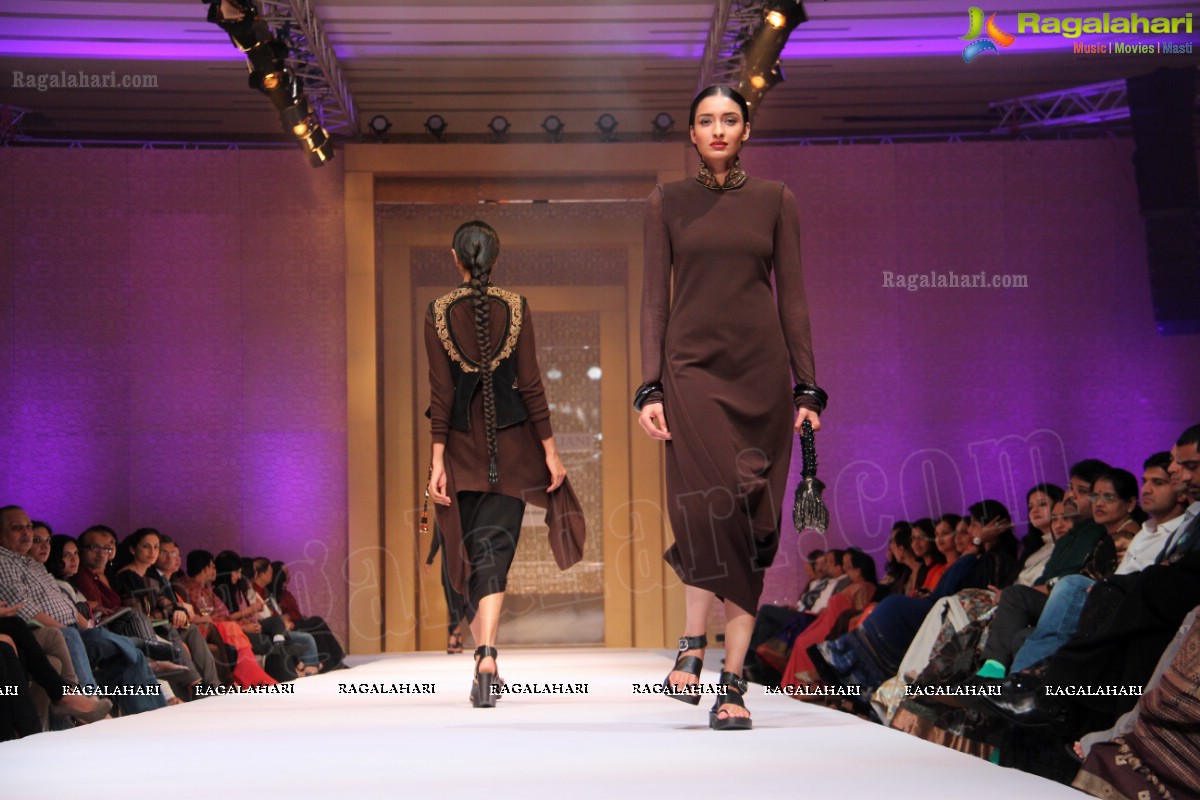 Tarun Tahiliani Autumn Winter Collection 2013 -14 at Trident, Hyderabad