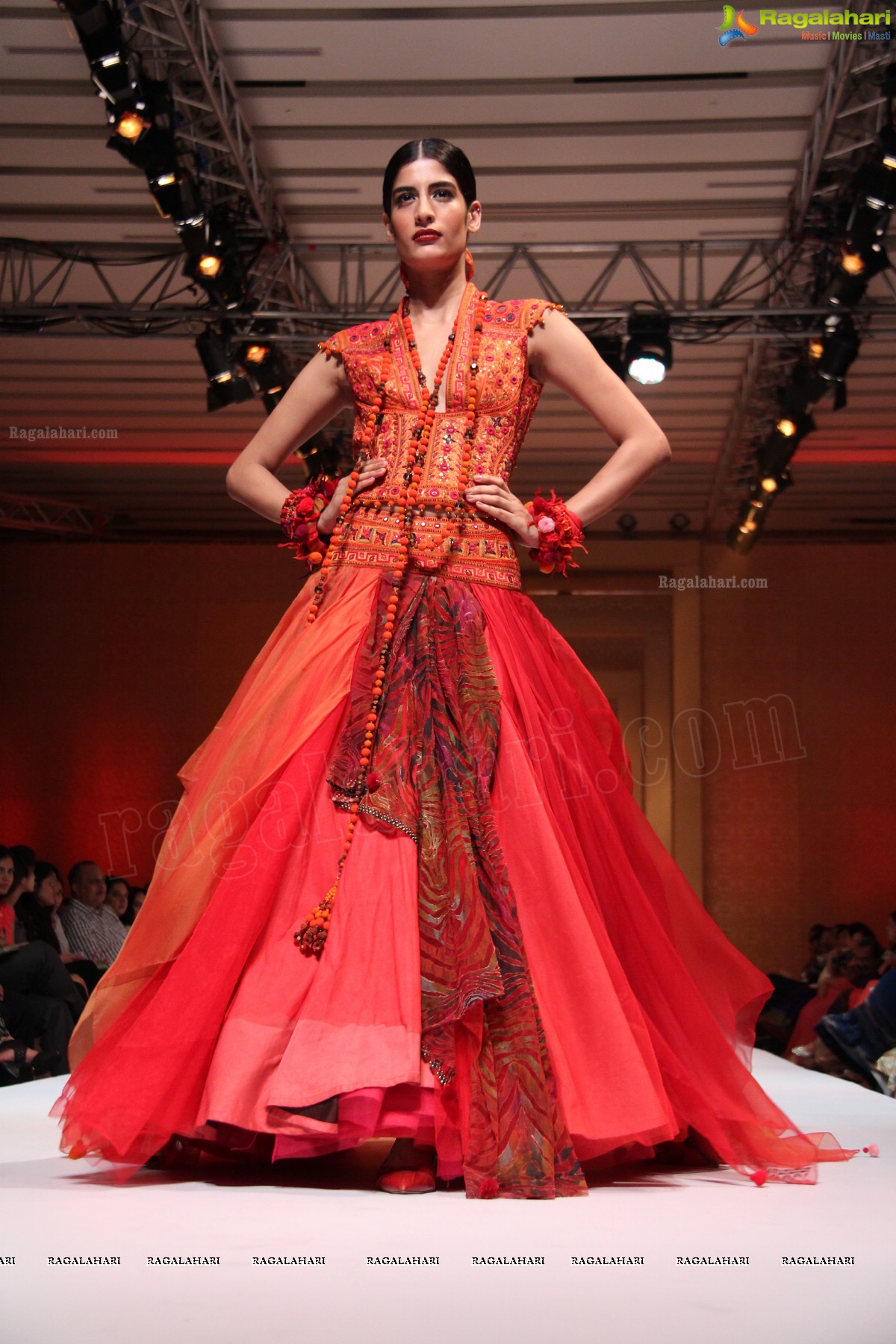 Tarun Tahiliani Autumn Winter Collection 2013 -14 at Trident, Hyderabad