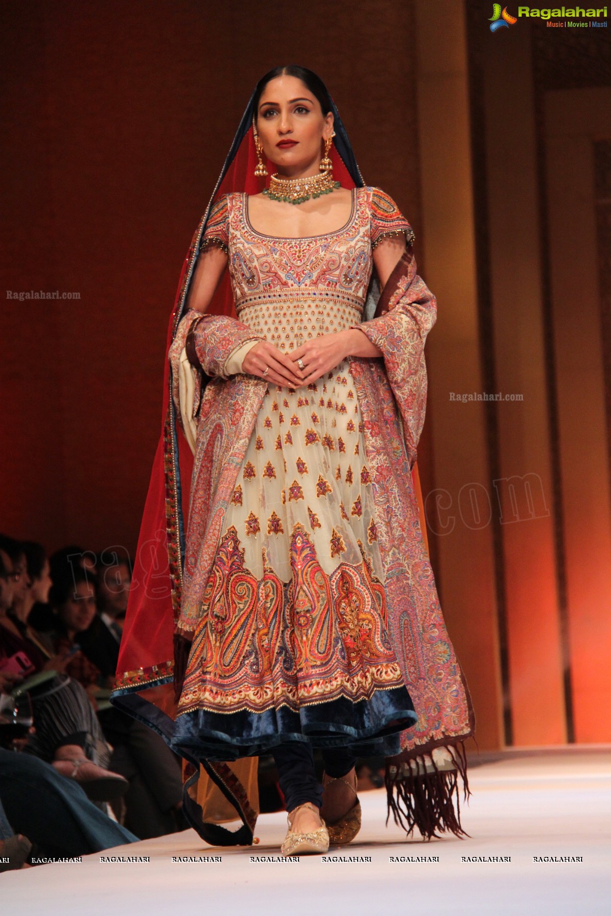 Tarun Tahiliani Autumn Winter Collection 2013 -14 at Trident, Hyderabad