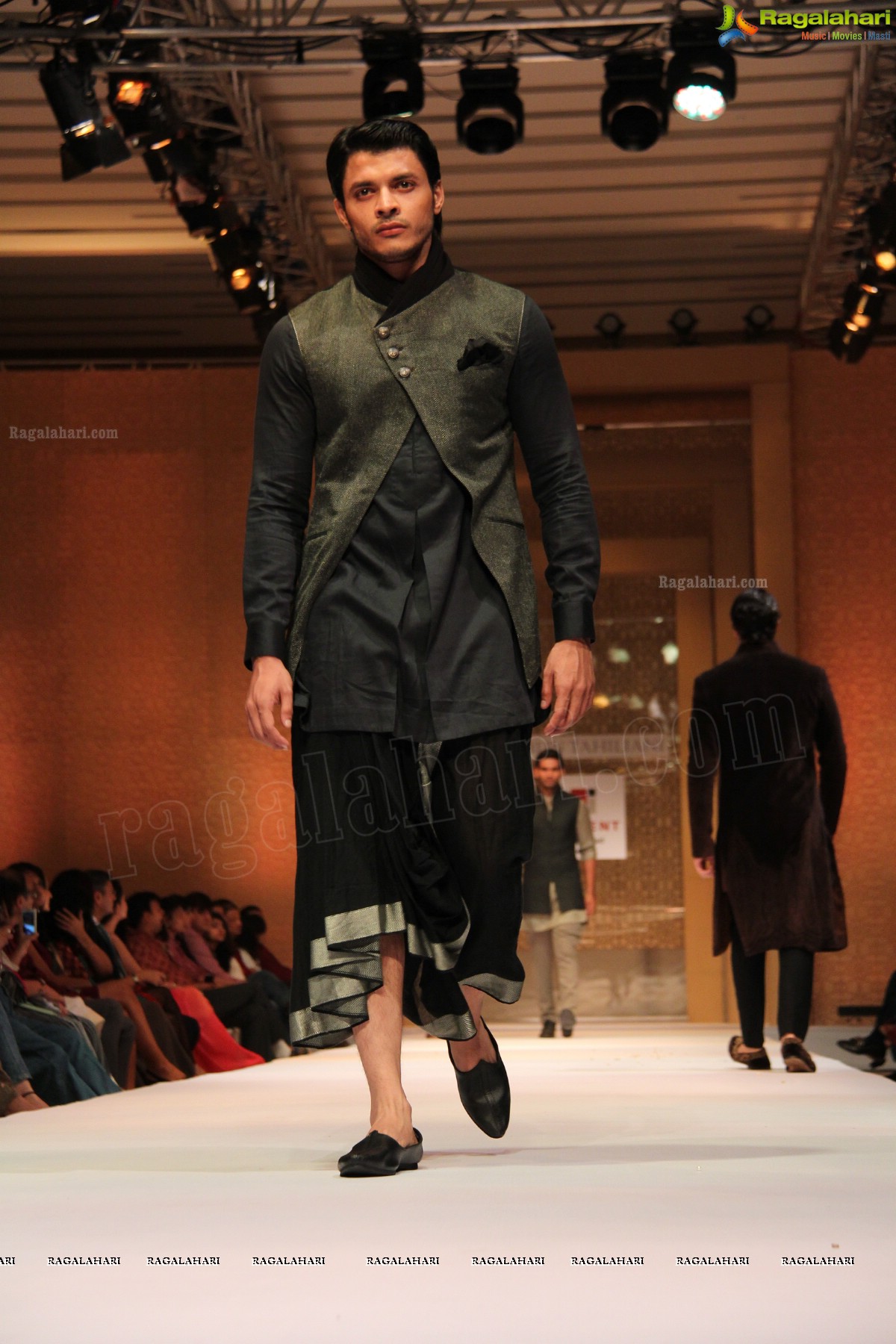 Tarun Tahiliani Autumn Winter Collection 2013 -14 at Trident, Hyderabad