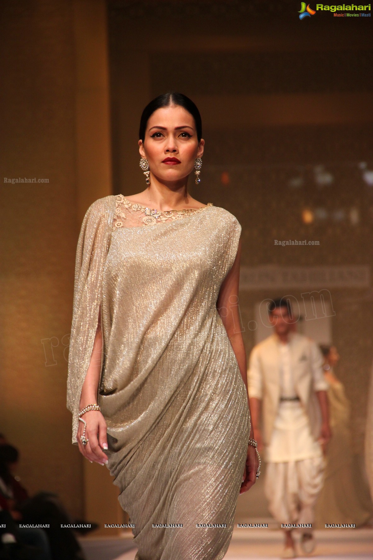 Tarun Tahiliani Autumn Winter Collection 2013 -14 at Trident, Hyderabad