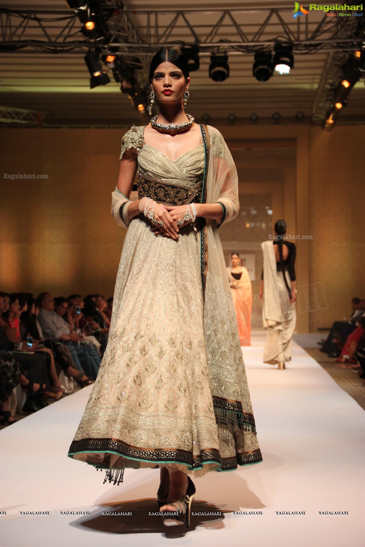 Tarun Tahiliani Autumn Winter Collection 2013 -14 at Trident, Hyderabad