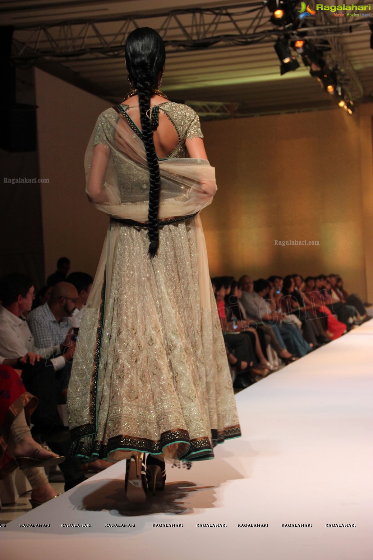 Tarun Tahiliani Autumn Winter Collection 2013 -14 at Trident, Hyderabad