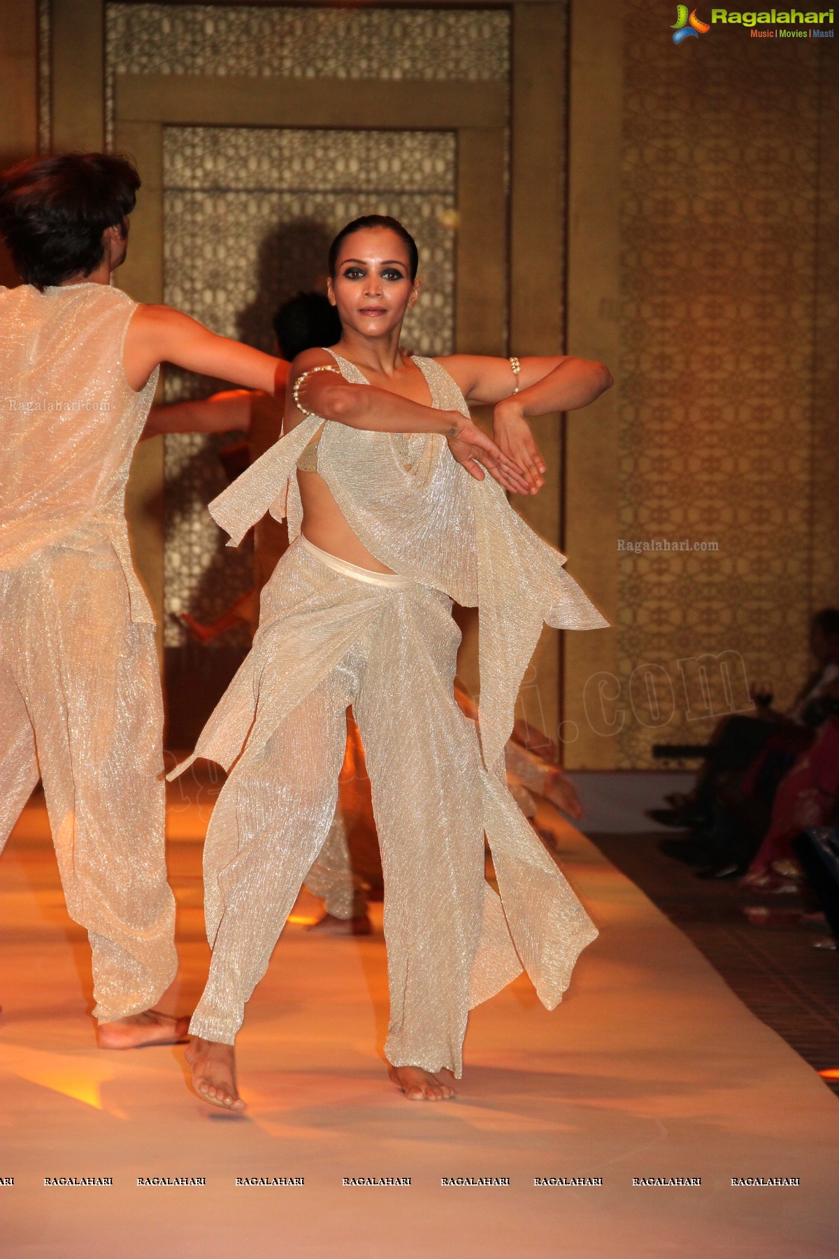 Tarun Tahiliani Autumn Winter Collection 2013 -14 at Trident, Hyderabad