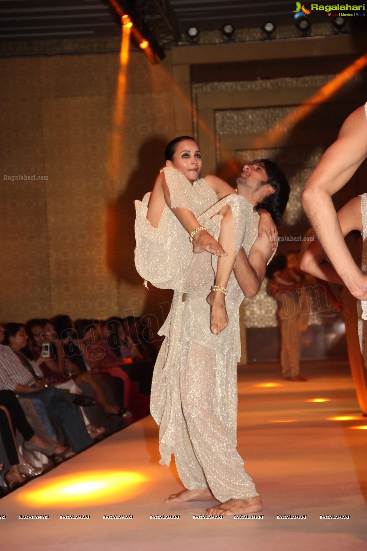 Tarun Tahiliani Autumn Winter Collection 2013 -14 at Trident, Hyderabad