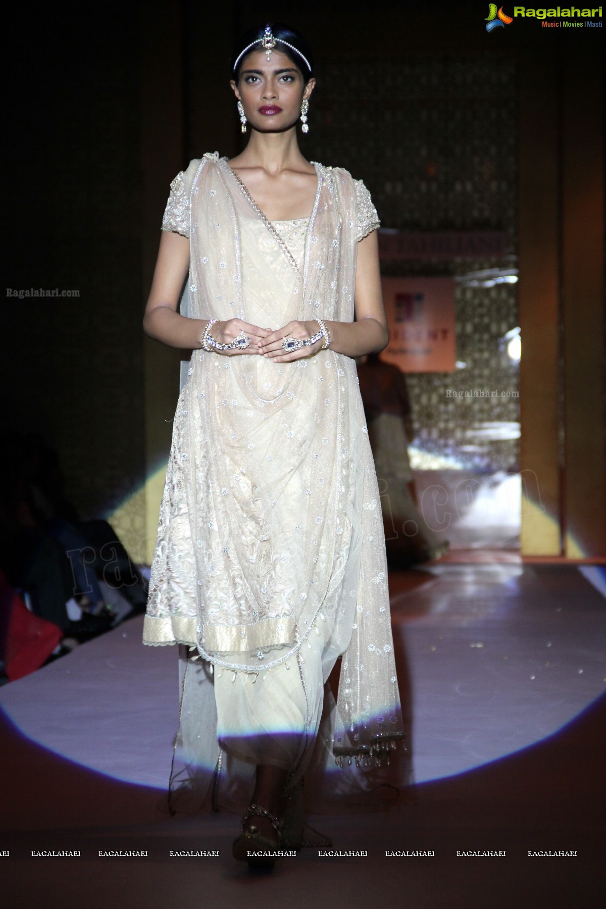 Tarun Tahiliani Autumn Winter Collection 2013 -14 at Trident, Hyderabad