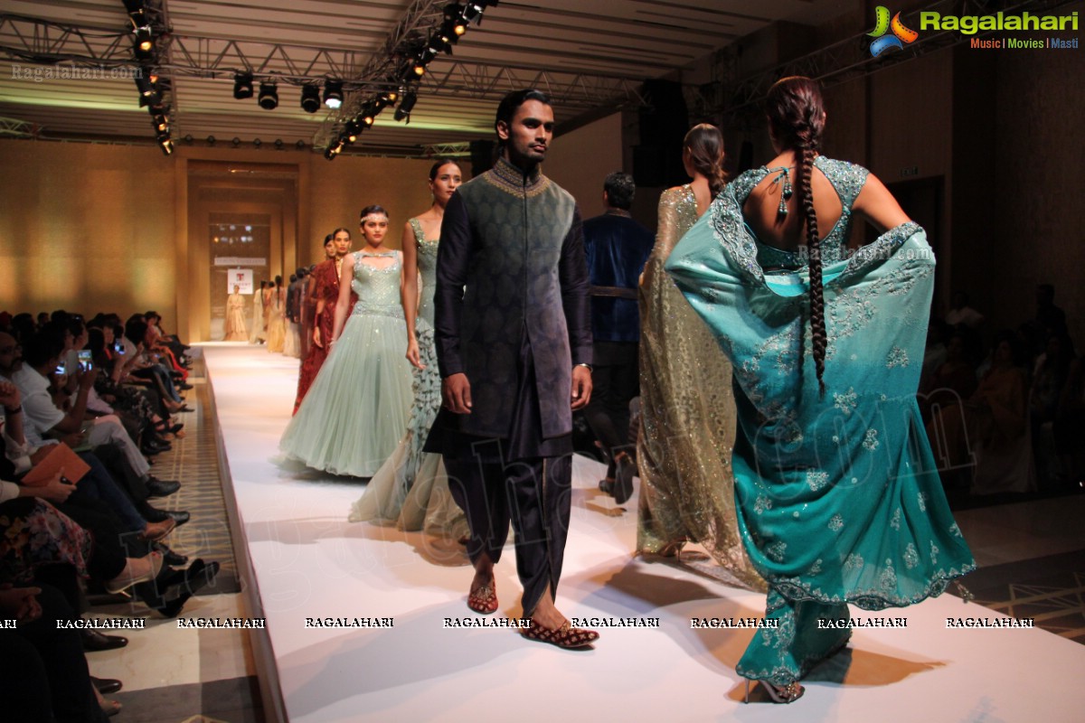 Tarun Tahiliani Autumn Winter Collection 2013 -14 at Trident, Hyderabad