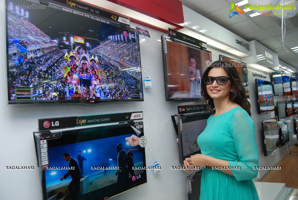 Kriti Kharbanda inaugurates Yes Mart Superstore at Kompally, Hyderabad